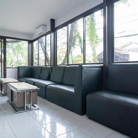Reddoorz Plus Near Itc Cempaka Mas 2 Jacarta Exterior foto