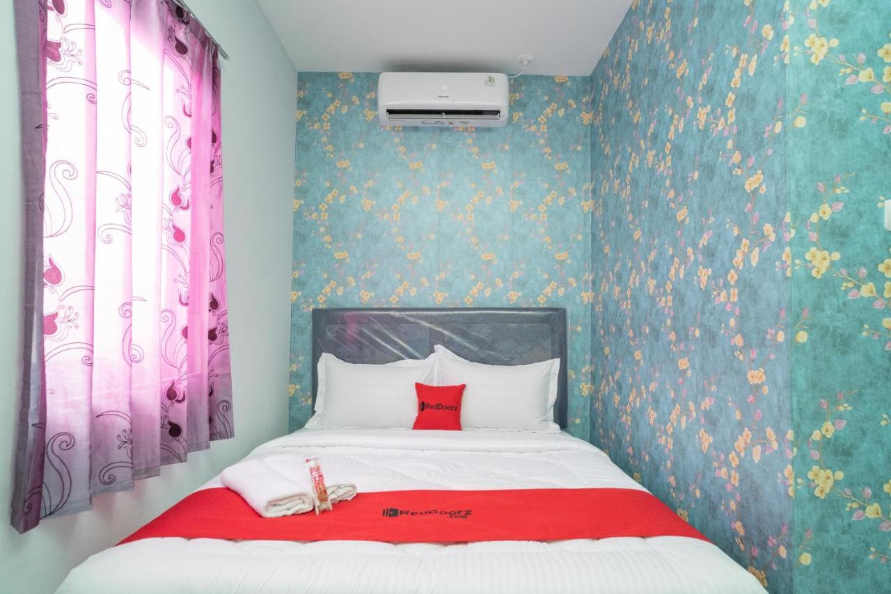 Reddoorz Plus Near Itc Cempaka Mas 2 Jacarta Exterior foto