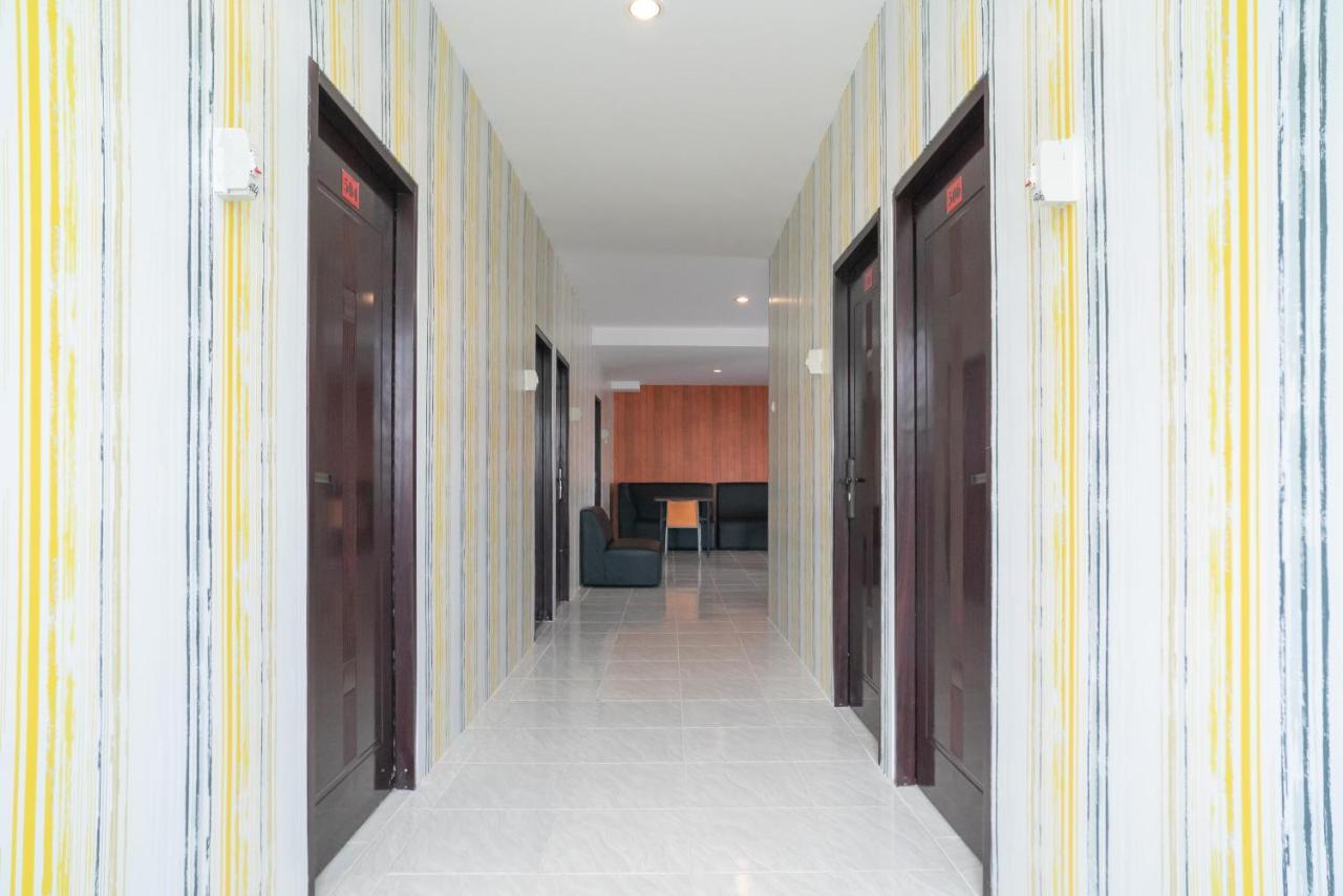Reddoorz Plus Near Itc Cempaka Mas 2 Jacarta Exterior foto