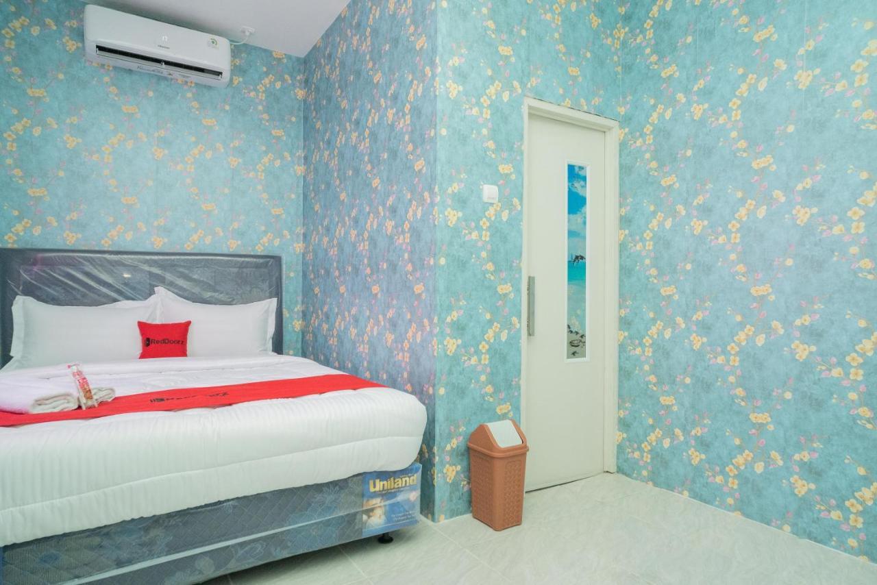 Reddoorz Plus Near Itc Cempaka Mas 2 Jacarta Exterior foto