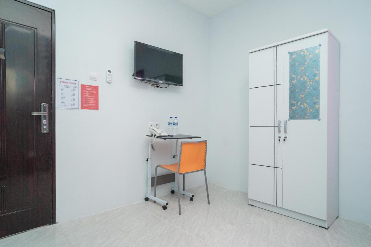 Reddoorz Plus Near Itc Cempaka Mas 2 Jacarta Exterior foto