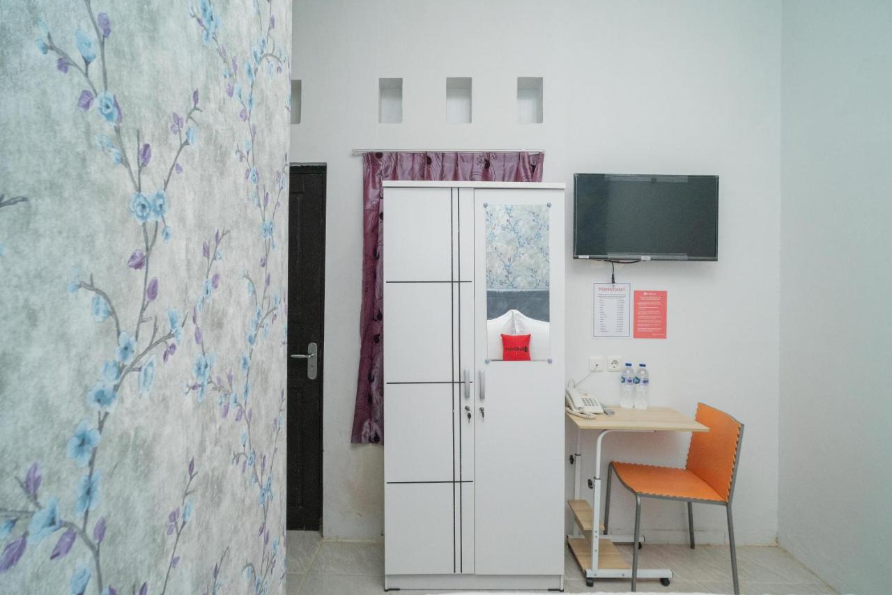 Reddoorz Plus Near Itc Cempaka Mas 2 Jacarta Exterior foto