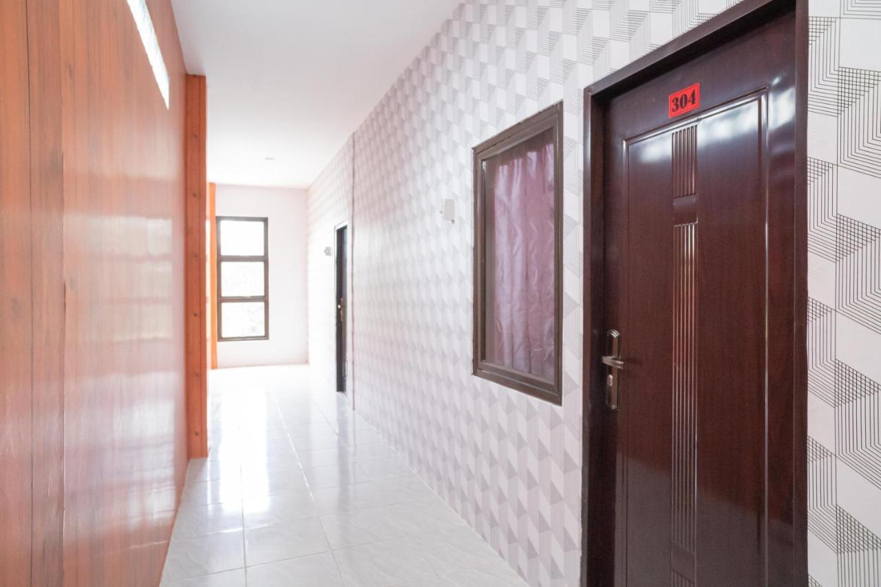 Reddoorz Plus Near Itc Cempaka Mas 2 Jacarta Exterior foto