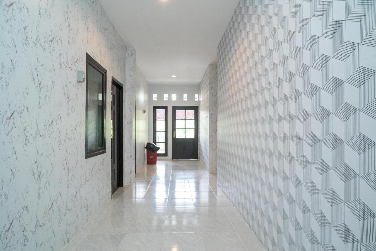 Reddoorz Plus Near Itc Cempaka Mas 2 Jacarta Exterior foto