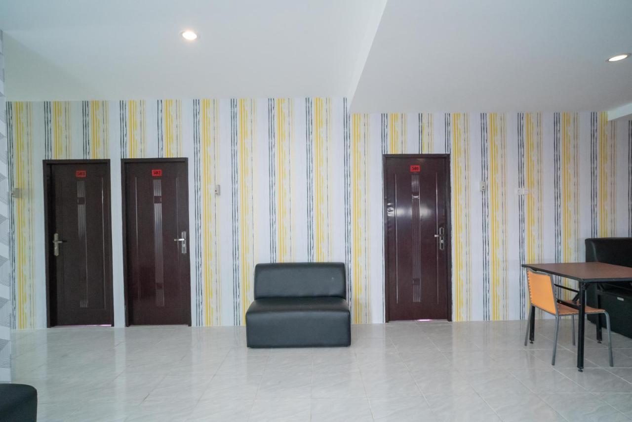 Reddoorz Plus Near Itc Cempaka Mas 2 Jacarta Exterior foto