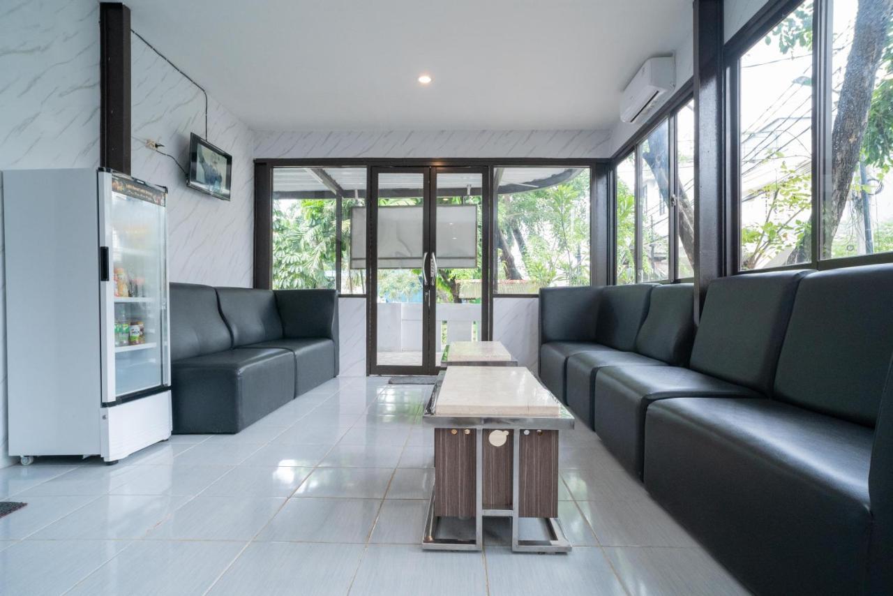 Reddoorz Plus Near Itc Cempaka Mas 2 Jacarta Exterior foto
