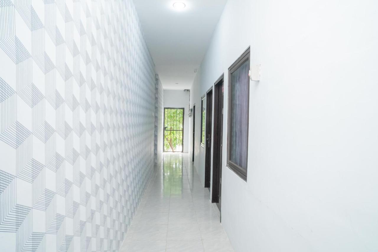 Reddoorz Plus Near Itc Cempaka Mas 2 Jacarta Exterior foto