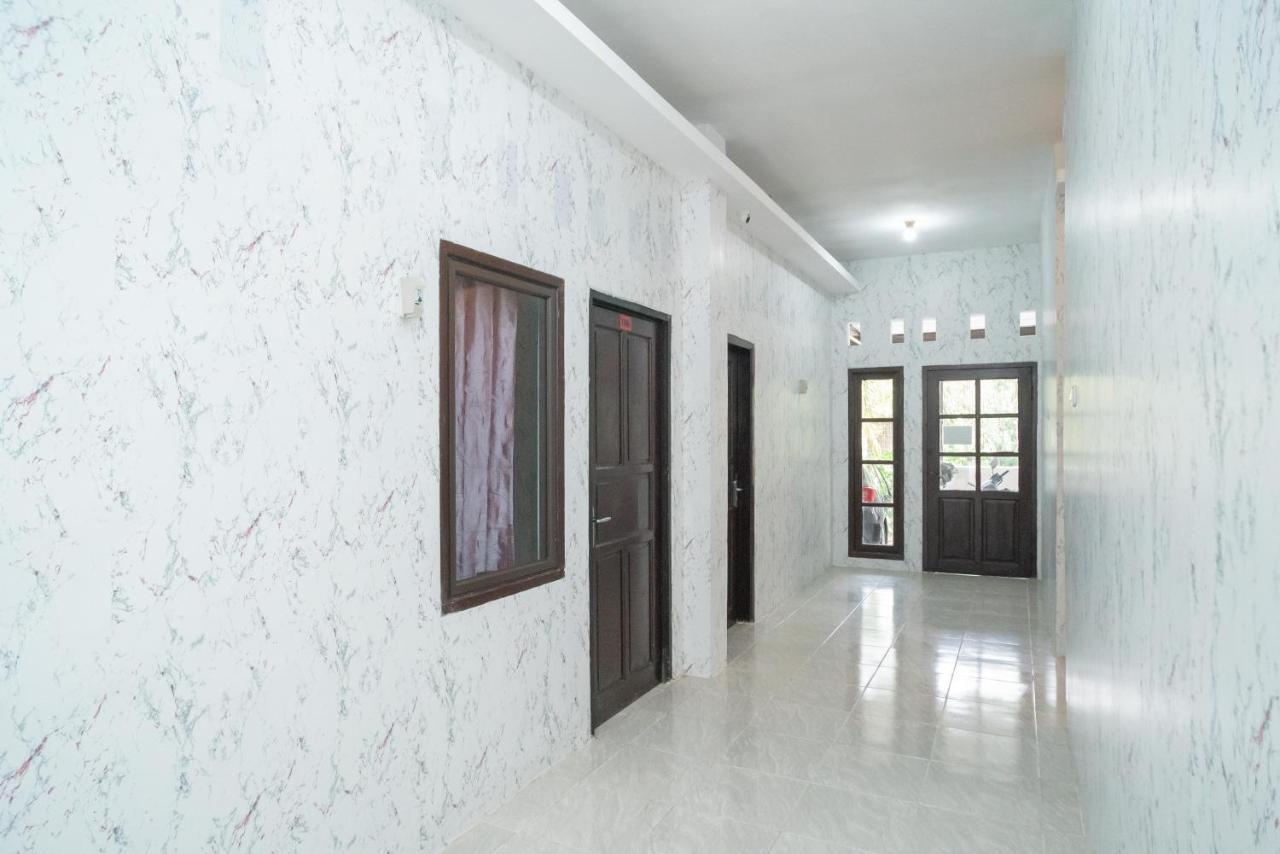 Reddoorz Plus Near Itc Cempaka Mas 2 Jacarta Exterior foto